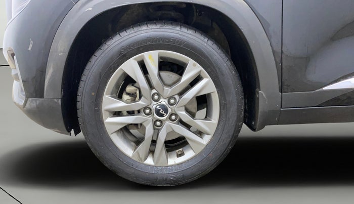 2022 KIA SELTOS HTX IVT 1.5 PETROL, Petrol, Automatic, 1,04,348 km, Left Front Wheel