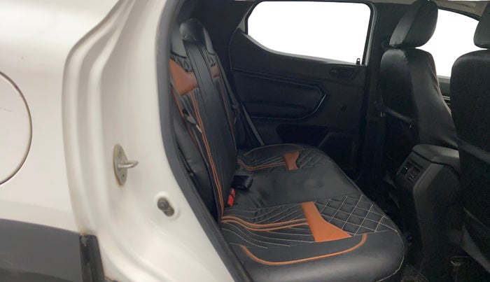 2021 Renault Kiger RXL MT, Petrol, Manual, 24,523 km, Right Side Rear Door Cabin