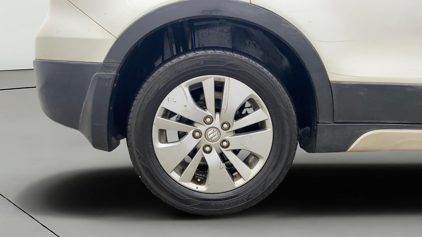 2016 Maruti S Cross ALPHA 1.6, Diesel, Manual, 79,778 km, Right Rear Wheel