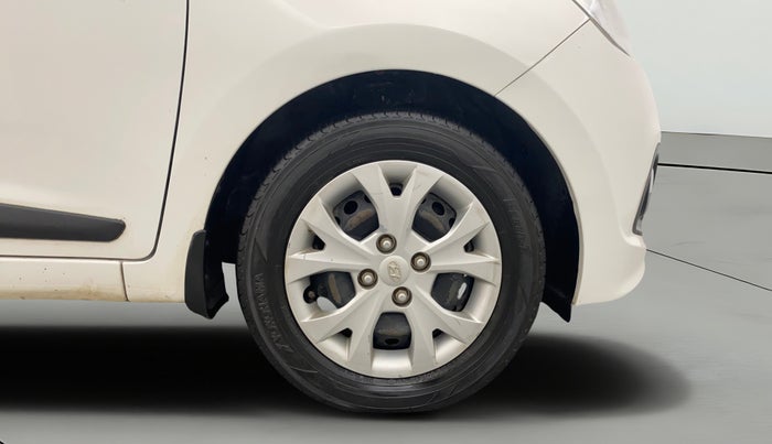 2014 Hyundai Grand i10 SPORTZ AT 1.2 KAPPA VTVT, Petrol, Automatic, 64,334 km, Right Front Wheel