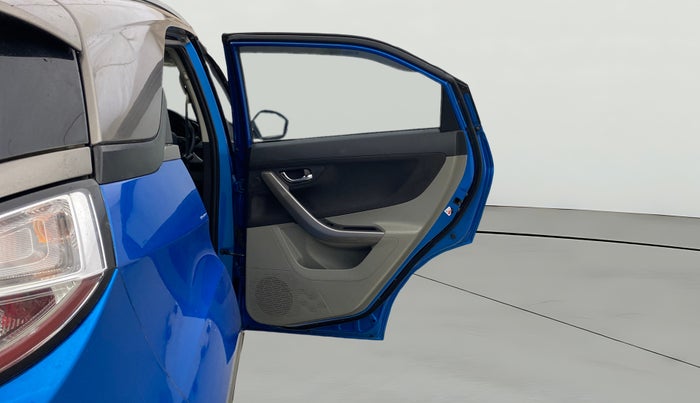 2018 Tata NEXON XZ PLUS DIESEL DUAL TONE, Diesel, Manual, 61,495 km, RHS Rear Door