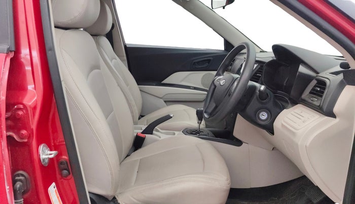 2022 Mahindra XUV300 W6 1.2 PETROL AMT, Petrol, Automatic, 30,959 km, Right Side Front Door Cabin