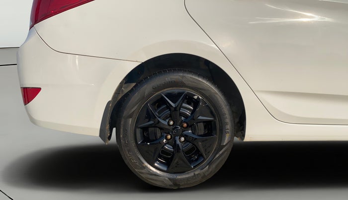 2016 Hyundai Verna 1.6 CRDI S, Diesel, Manual, 91,205 km, Right Rear Wheel