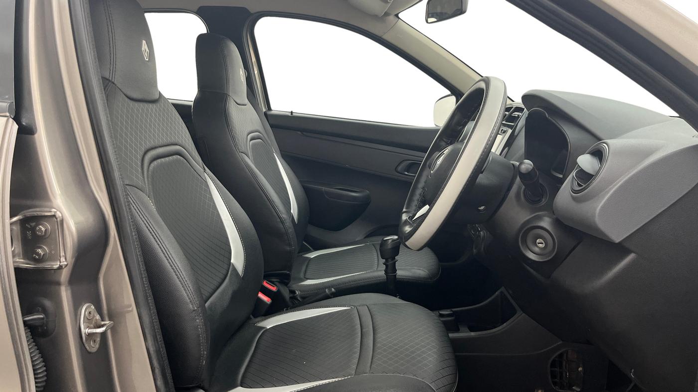 2017 Renault Kwid RXT 1.0 (O), Petrol, Manual, 1,35,973 km, Right Side Front Door Cabin