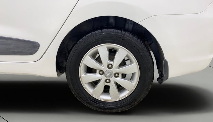 2016 Hyundai Xcent SX 1.2, Petrol, Manual, 1,12,065 km, Left Rear Wheel