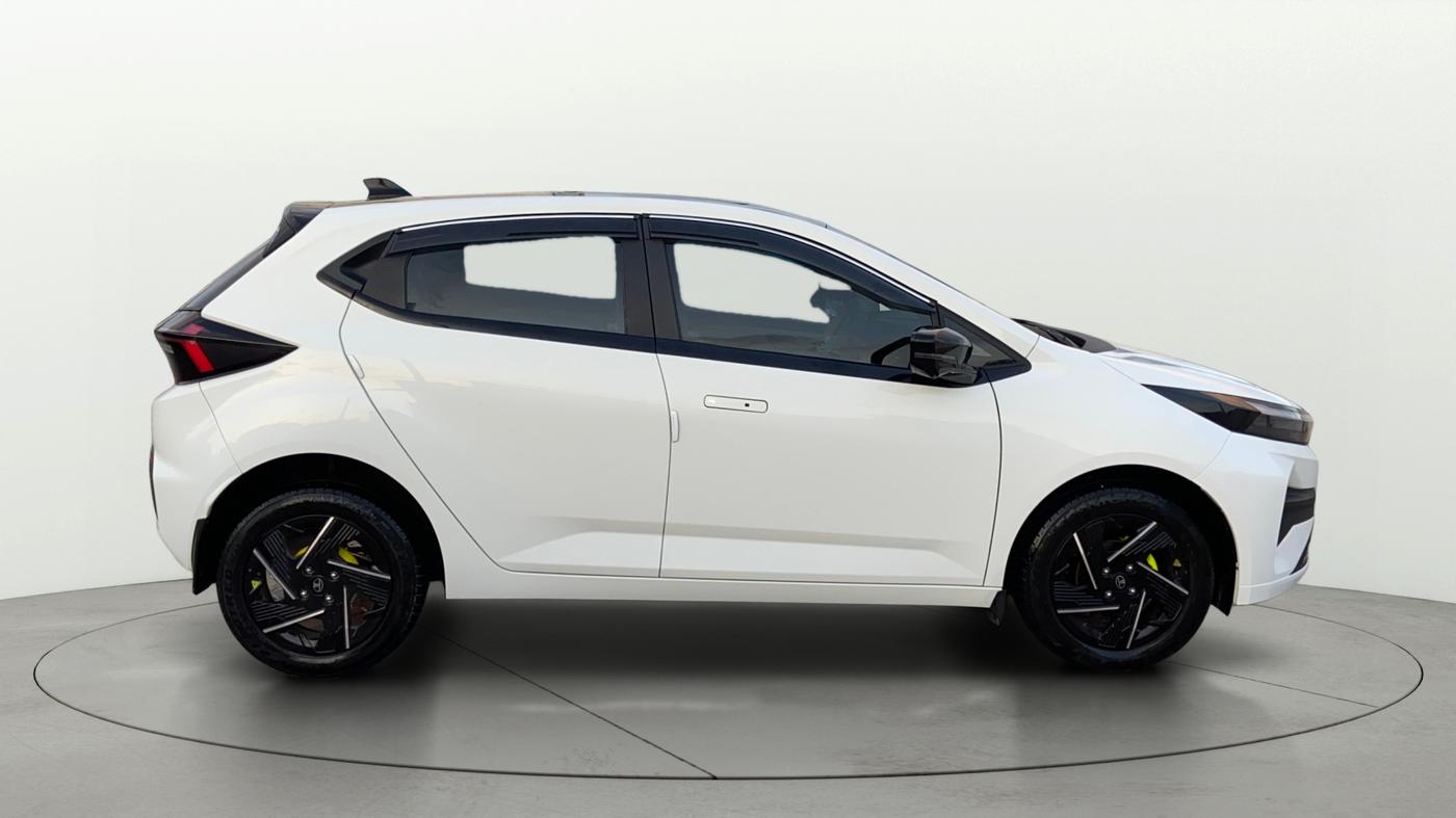 2026 Tata ALTROZ Accomplished S Petrol 5 MT, Petrol, Manual, 3,207 km, Right Side View