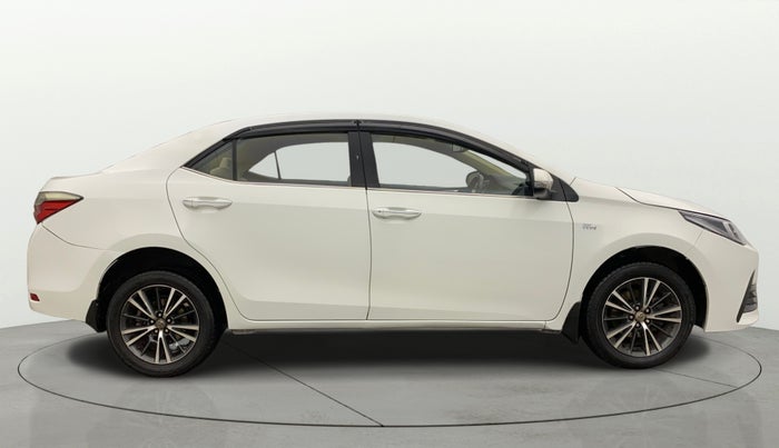 2017 Toyota Corolla Altis VL CVT PETROL, Petrol, Automatic, 1,19,988 km, Right Side View