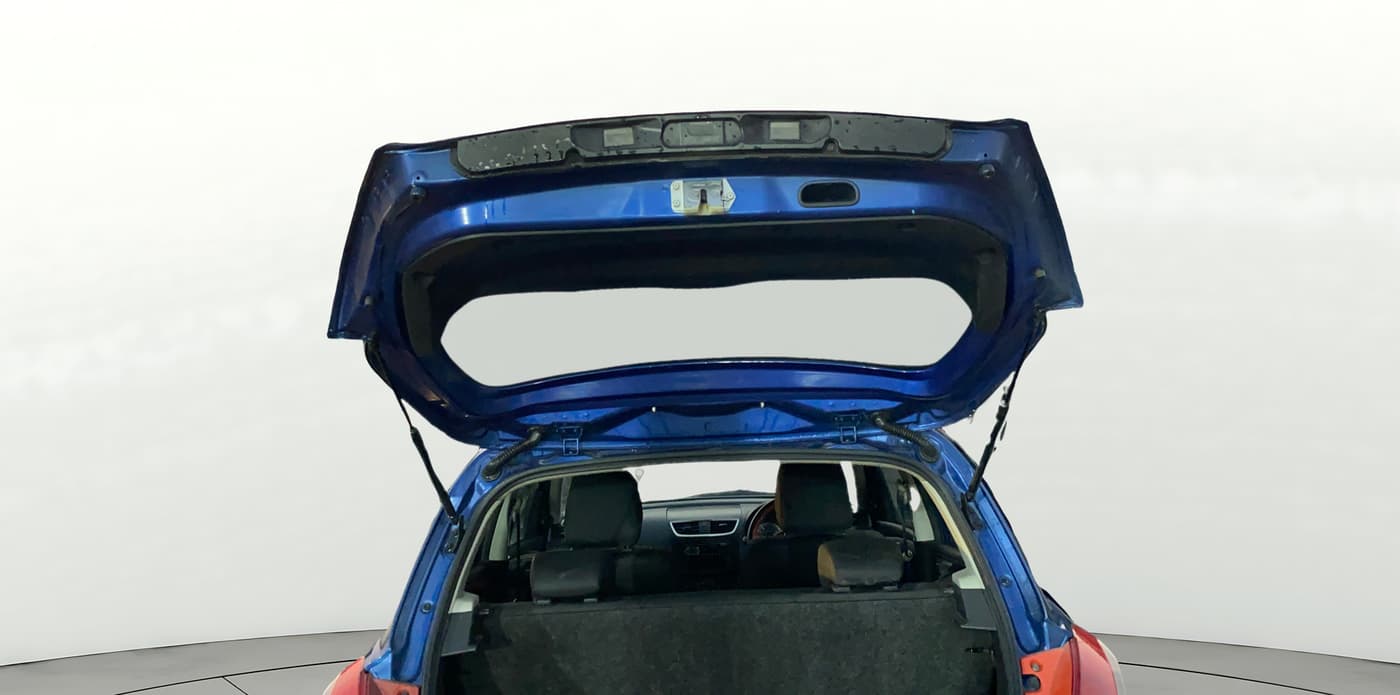 2012 Maruti Swift VXI, Petrol, Manual, 1,20,290 km, Boot Door Open
