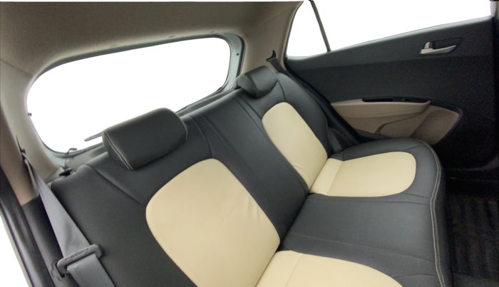 2014 Hyundai Grand i10 ASTA AT 1.2 KAPPA VTVT, Petrol, Automatic, 56,745 km, Right Side Rear Door Cabin