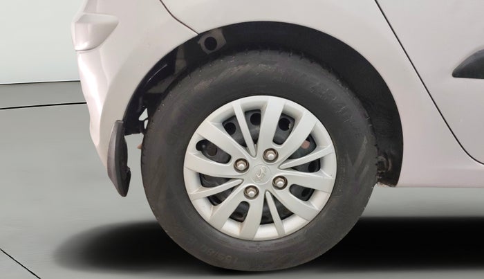 2014 Hyundai i10 SPORTZ 1.1, CNG, Manual, 72,480 km, Right Rear Wheel