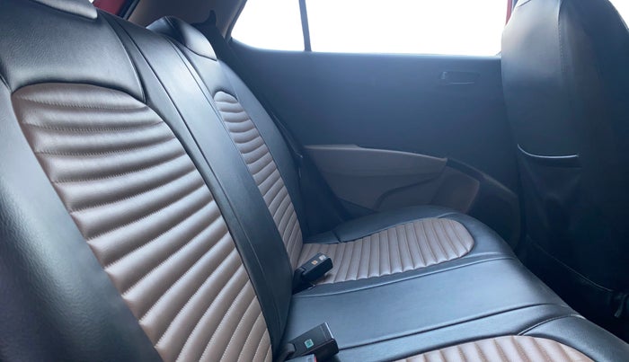 2017 Hyundai Grand i10 MAGNA 1.2 KAPPA VTVT, Petrol, Manual, 45,620 km, Right Side Rear Door Cabin