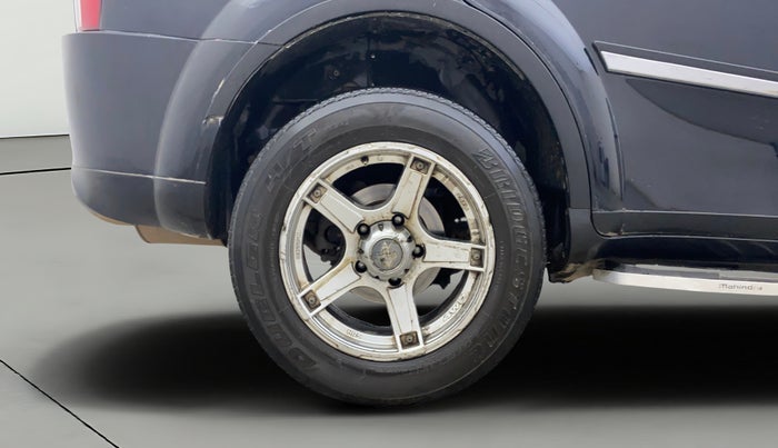 2015 Mahindra XUV500 W6, Diesel, Manual, 1,13,116 km, Right Rear Wheel