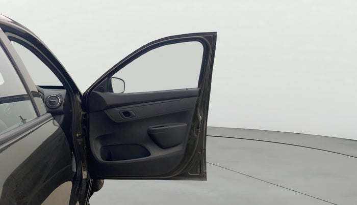 2024 Renault Kwid RXL(O) 1.0L AMT, Petrol, Automatic, 5,470 km, RHS Front Door