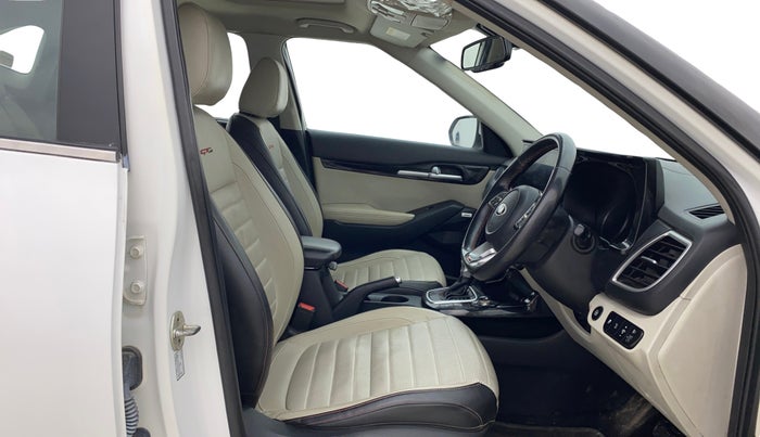 2020 KIA SELTOS GTX PLUS DCT 1.4 PETROL, Petrol, Automatic, 75,938 km, Right Side Front Door Cabin