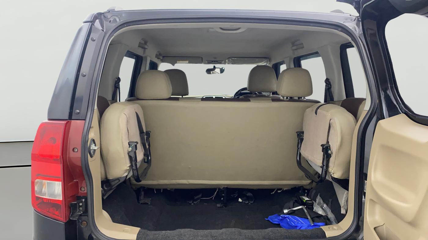 2017 Mahindra TUV300 T8, Diesel, Manual, 54,026 km, Boot Open Zoomed View