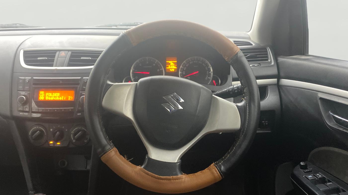 2016 Maruti Swift VDI (O), Diesel, Manual, 91,202 km, Steering Wheel Close Up