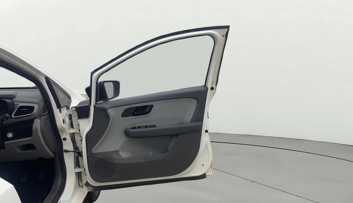 2020 Tata ALTROZ XT PETROL, Petrol, Manual, 68,720 km, RHS Front Door