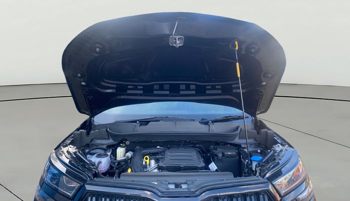 2024 Skoda KUSHAQ AMBITION 1.0L TSI AT, Petrol, Automatic, 5,229 km, Open Bonet