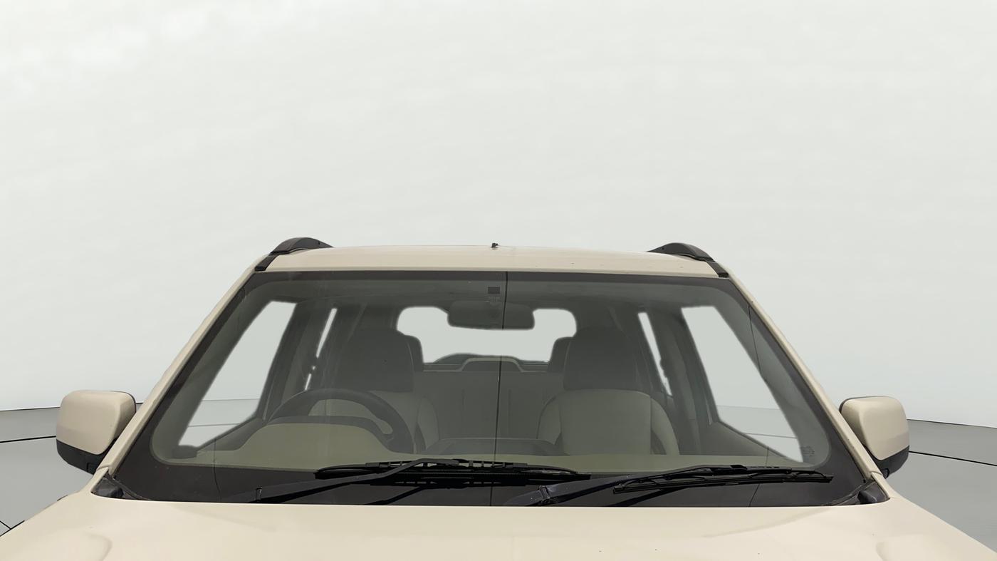2017 Mahindra TUV300 T8, Diesel, Manual, 87,345 km, Front Windshield