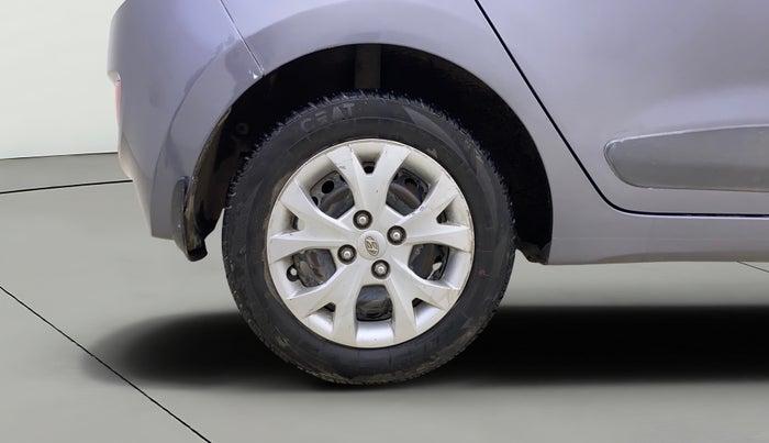 2016 Hyundai Grand i10 SPORTZ 1.2 KAPPA VTVT, Petrol, Manual, 1,36,544 km, Right Rear Wheel