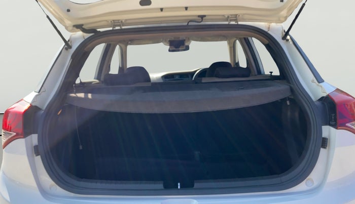 2015 Hyundai Elite i20 ASTA 1.2, Petrol, Manual, 27,730 km, Boot Open Zoomed View