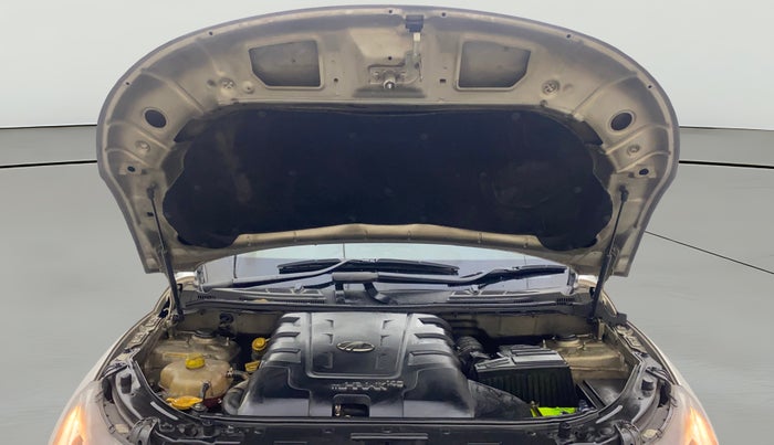 2017 Mahindra XUV500 W10 AT, Diesel, Automatic, 91,905 km, Open Bonet