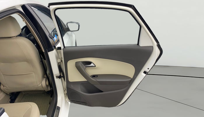 2013 Volkswagen Vento HIGHLINE 1.6 MPI, Petrol, Manual, 1,08,521 km, RHS Rear Door