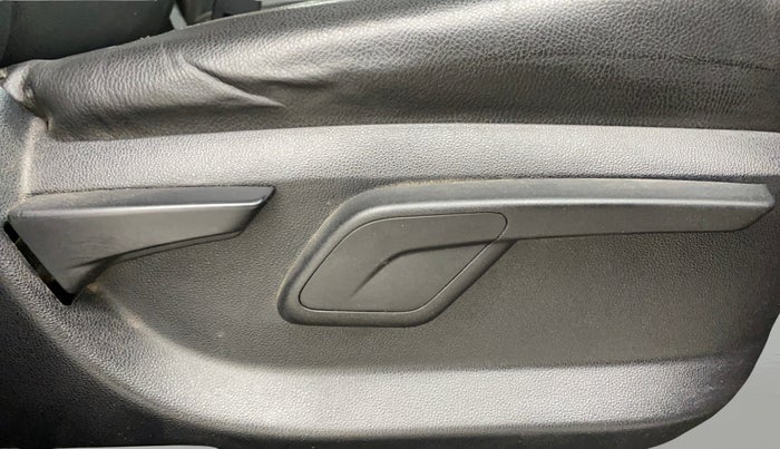 2018 Mahindra KUV 100 NXT K8 P 6 STR, Petrol, Manual, 33,453 km, Driver Side Adjustment Panel