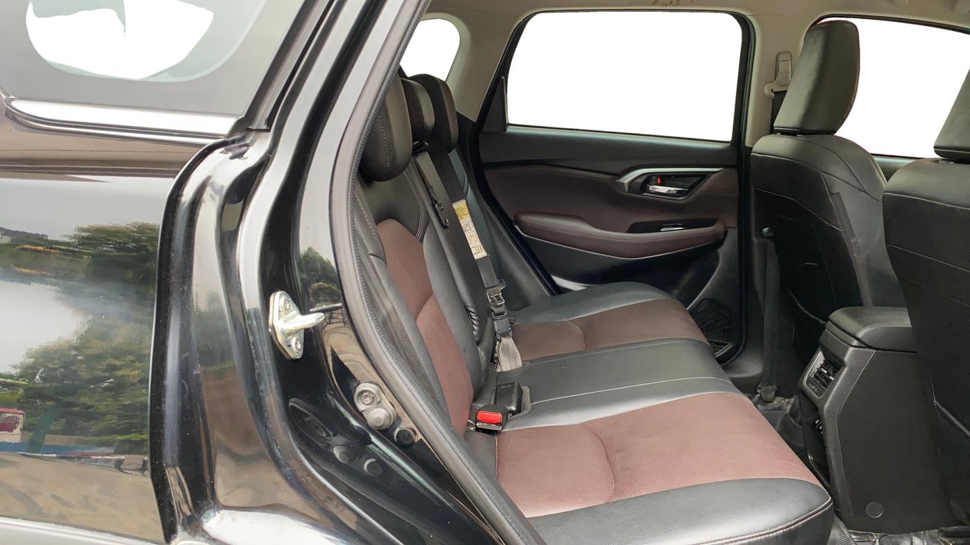 2023 Maruti Grand Vitara ALPHA SMART HYBRID ALLGRIP, Petrol, Manual, 73,765 km, Right Side Rear Door Cabin