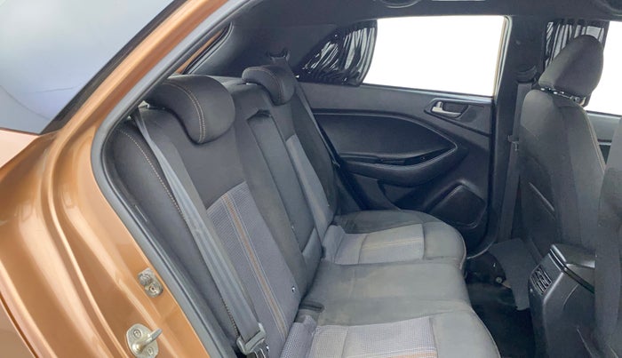 2018 Hyundai i20 Active 1.2 SX, Petrol, Manual, 1,12,635 km, Right Side Rear Door Cabin