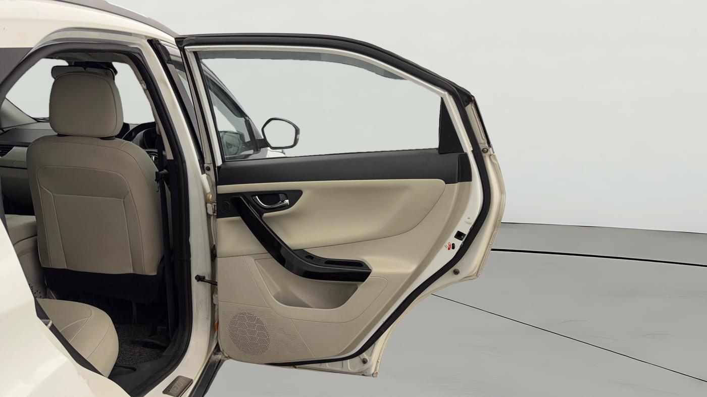2023 Tata NEXON XZ PLUS LUXURY SUNROOF PETROL, CNG, Manual, 35,631 km, RHS Rear Door
