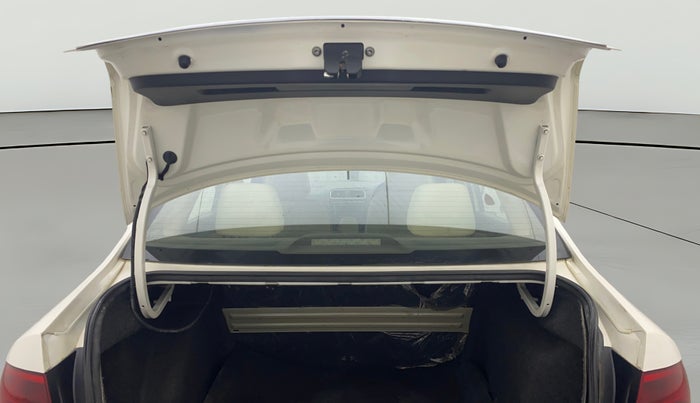 2013 Volkswagen Vento HIGHLINE DIESEL 1.6, Diesel, Manual, 70,042 km, Boot Door Open