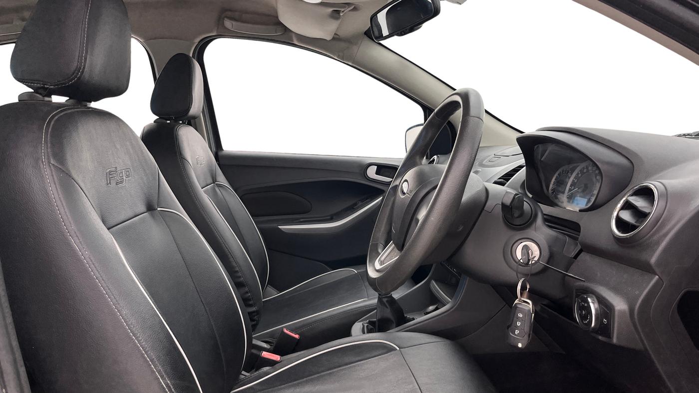 2016 Ford New Figo TITANIUM 1.2 PETROL MT, Petrol, Manual, 27,204 km, Right Side Front Door Cabin