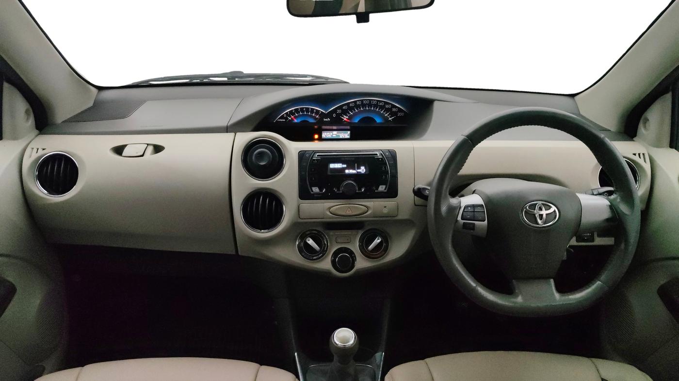 2016 Toyota Etios Liva VX, Petrol, Manual, 72,454 km, Dashboard