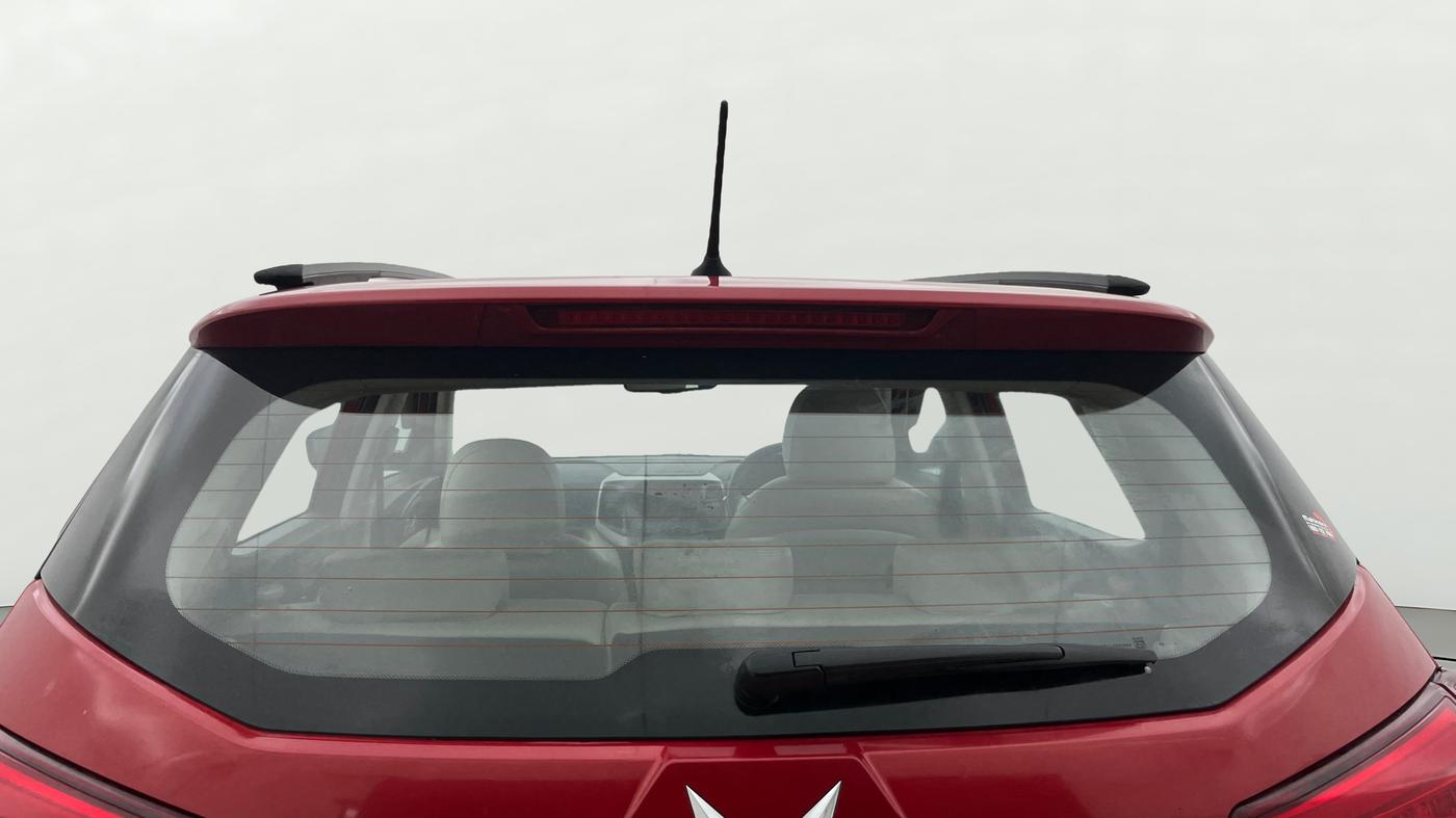 2023 Mahindra XUV300 W8 (O) 1.2 PETROL AMT, Petrol, Automatic, 9,410 km, Rear Windshield