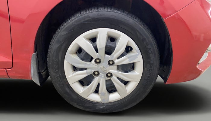 2017 Hyundai Verna 1.6 EX PETROL, Petrol, Manual, 42,658 km, Right Front Wheel