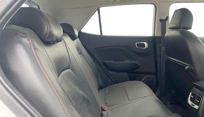 2021 Hyundai VENUE SX 1.0 TURBO IMT, Petrol, Manual, 48,902 km, Right Side Rear Door Cabin