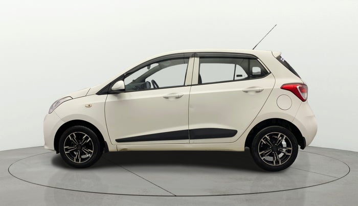 2017 Hyundai Grand i10 MAGNA AT 1.2 KAPPA VTVT, Petrol, Automatic, 32,064 km, Left Side