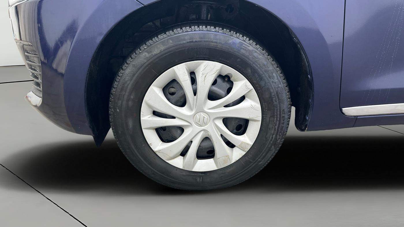 2022 Maruti Swift VXI, Petrol, Manual, 93,598 km, Left Front Wheel