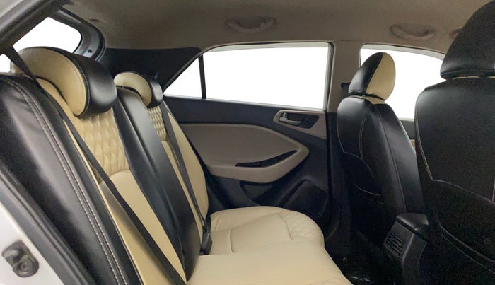 2016 Hyundai Elite i20 ASTA 1.2 (O), Petrol, Manual, 72,807 km, Right Side Rear Door Cabin