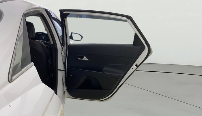 2024 Hyundai Verna SX (O) 1.5 TURBO PETROL DCT, Petrol, Automatic, 8,429 km, RHS Rear Door