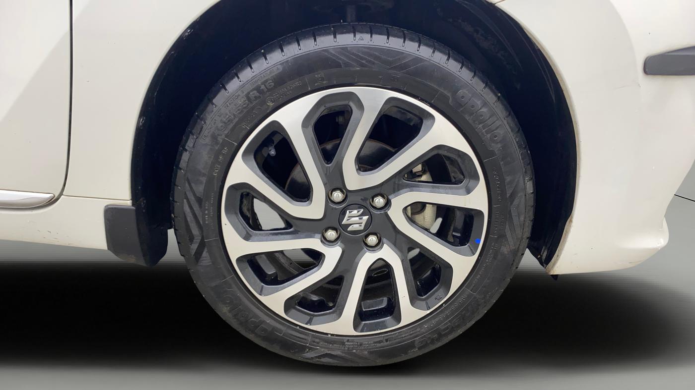 2023 Maruti Baleno ALPHA 1.2 AGS, Petrol, Automatic, 12,878 km, Right Front Wheel