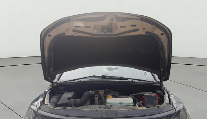 2017 Tata Hexa XTA 4X2 7 STR, Diesel, Automatic, 1,33,714 km, Open Bonet