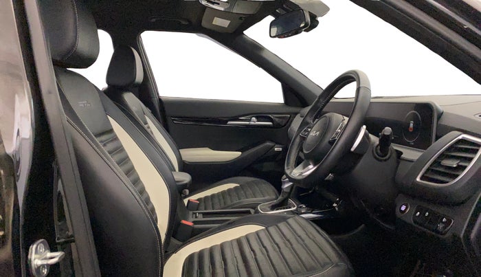 2024 KIA SELTOS  GTX Plus 1.5 Turbo Petrol DCT, Petrol, Automatic, 17,752 km, Right Side Front Door Cabin