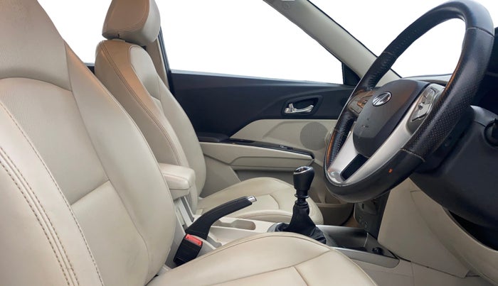 2019 Mahindra XUV300 W8 (O) 1.5 DIESEL, Diesel, Manual, 46,536 km, Right Side Front Door Cabin