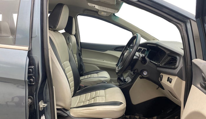 2019 Mahindra MARAZZO M2 8 STR, Diesel, Manual, 1,15,714 km, Right Side Front Door Cabin