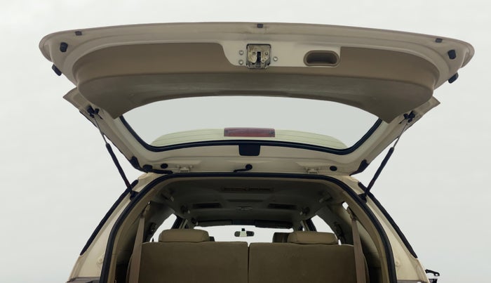 2014 Toyota Fortuner 3.0 4X2 AT, Diesel, Automatic, 89,942 km, Boot Door Open