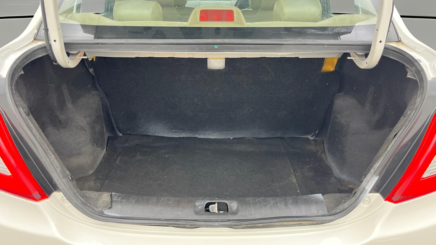 2015 Maruti Swift Dzire VXI, Petrol, Manual, 80,006 km, Boot Open Zoomed View