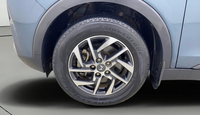 2024 Mahindra XUV300 W8 (O) 1.2 PETROL AMT, Petrol, Automatic, 17,792 km, Left Front Wheel