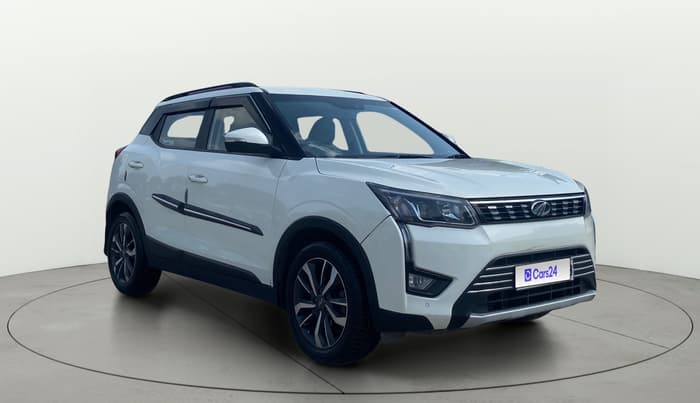 2021 Mahindra XUV300 W8 (O) 1.2 PETROL, Petrol, Manual, 1,25,922 km, Right Front Diagonal